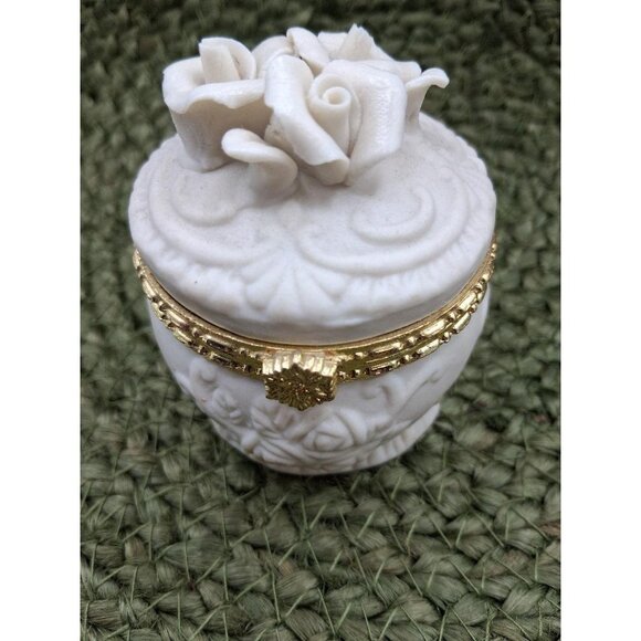 Bisque White Porcelain Rose Trinket Box With Gold Trim Hinged Lid - Picture 1 of 5